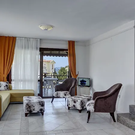 Akay Garden Family Club