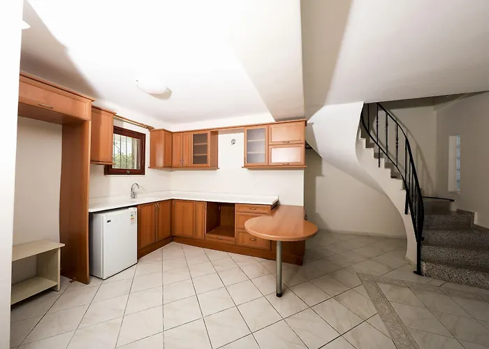 Akay Garden Family Club